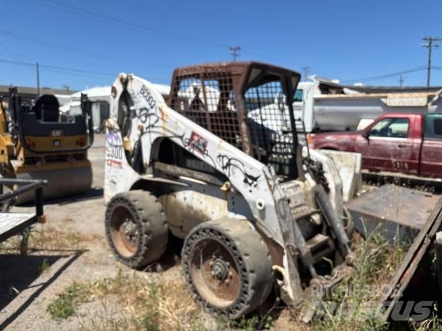 Bobcat S300 لوادر انزلاقية التوجيه