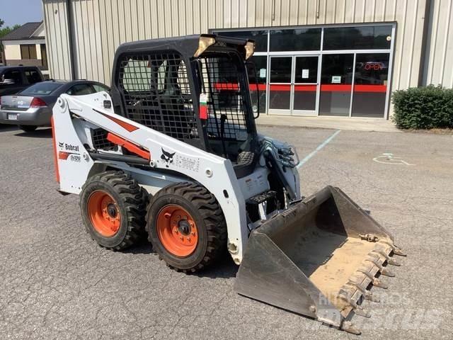 Bobcat S450 لوادر انزلاقية التوجيه