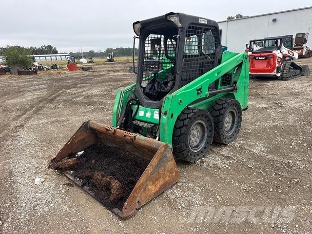 Bobcat S450 لوادر انزلاقية التوجيه