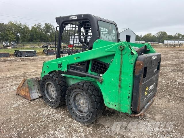 Bobcat S450 لوادر انزلاقية التوجيه