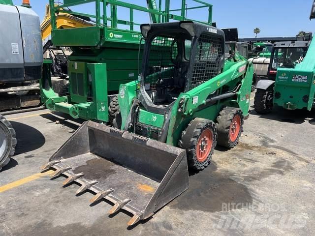Bobcat S550 لوادر انزلاقية التوجيه