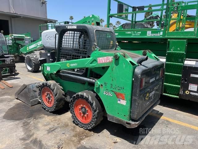 Bobcat S550 لوادر انزلاقية التوجيه