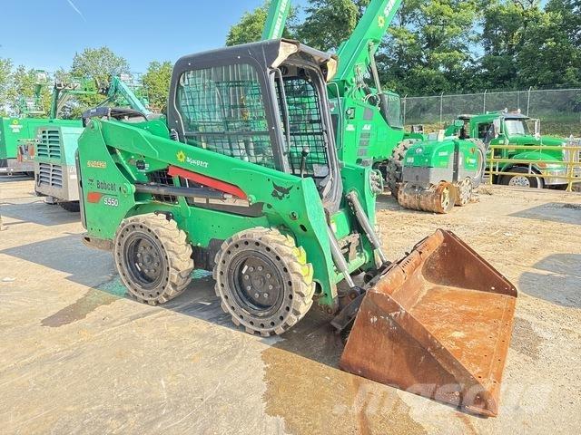 Bobcat S550 لوادر انزلاقية التوجيه