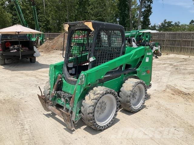 Bobcat S550 لوادر انزلاقية التوجيه