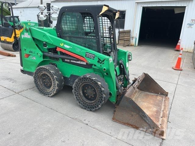 Bobcat S550 لوادر انزلاقية التوجيه