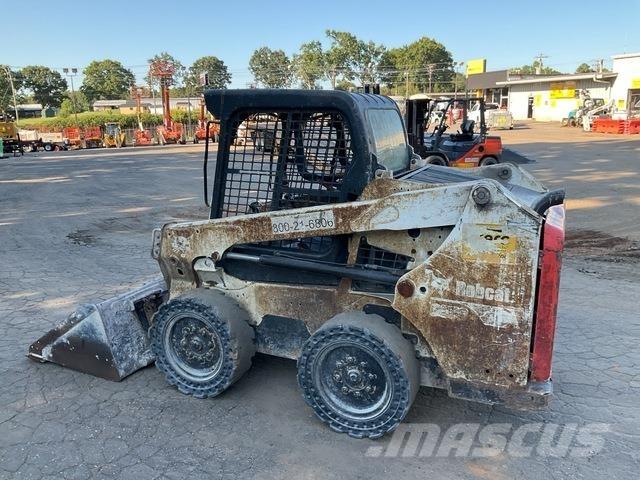 Bobcat S550 لوادر انزلاقية التوجيه