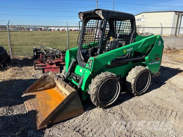Bobcat S550 لوادر انزلاقية التوجيه