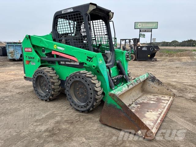 Bobcat S550 لوادر انزلاقية التوجيه