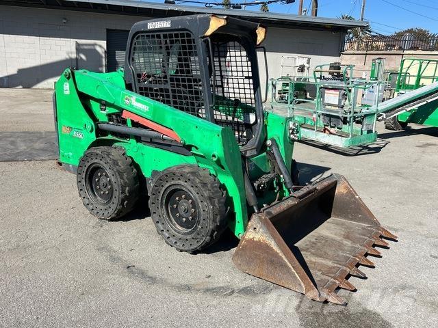 Bobcat S550 لوادر انزلاقية التوجيه