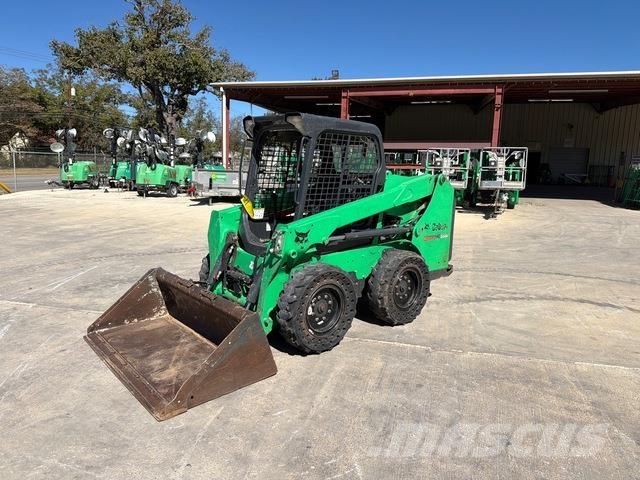Bobcat S550 لوادر انزلاقية التوجيه