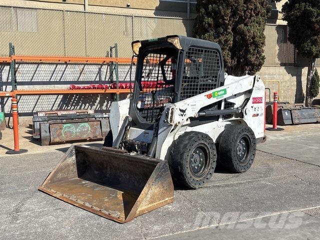 Bobcat S550 لوادر انزلاقية التوجيه