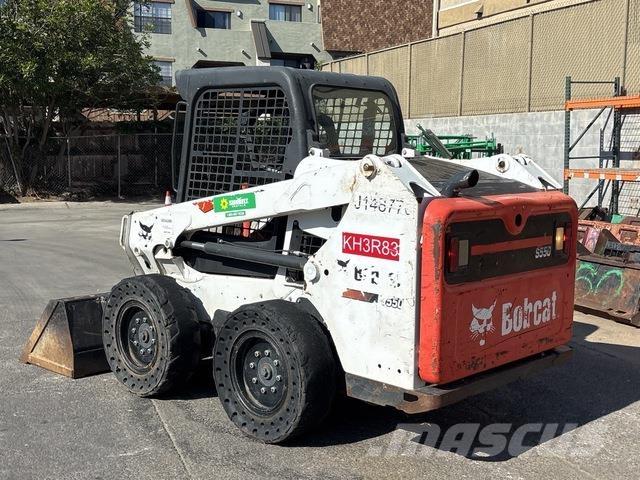 Bobcat S550 لوادر انزلاقية التوجيه
