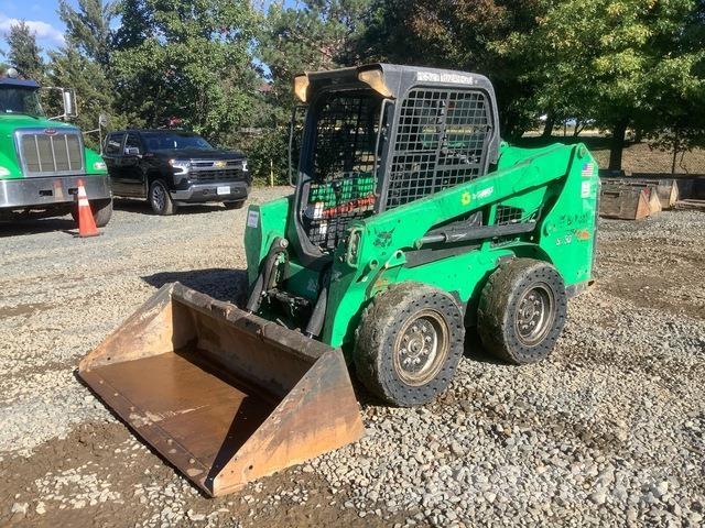 Bobcat S550 لوادر انزلاقية التوجيه