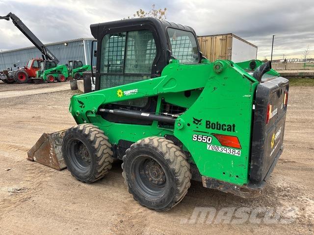 Bobcat S550 لوادر انزلاقية التوجيه