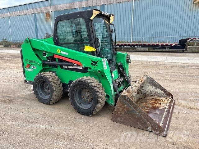Bobcat S550 لوادر انزلاقية التوجيه