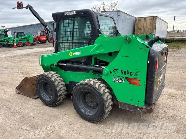 Bobcat S550 لوادر انزلاقية التوجيه