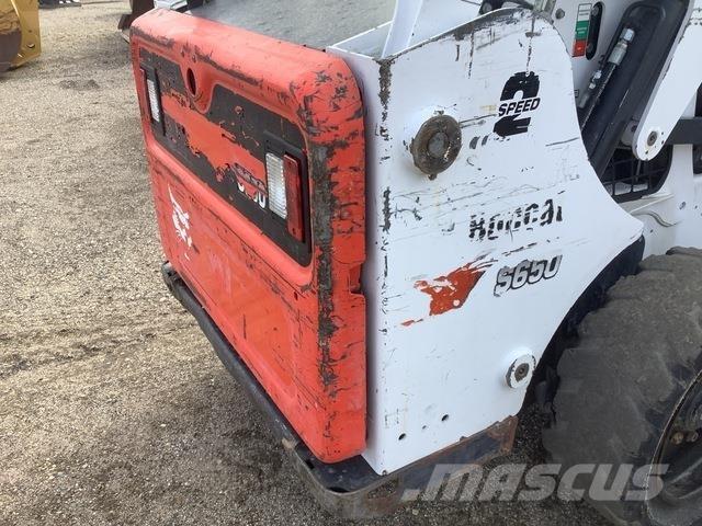 Bobcat S650 لوادر انزلاقية التوجيه