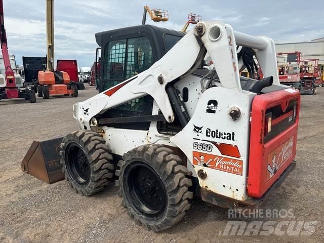 Bobcat S650 لوادر انزلاقية التوجيه