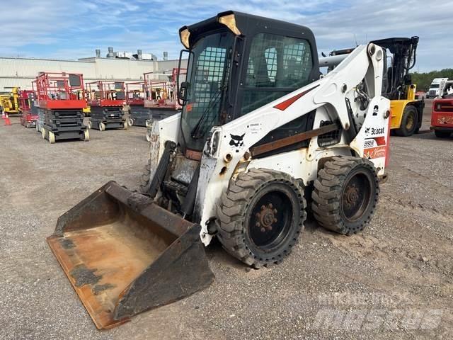 Bobcat S650 لوادر انزلاقية التوجيه