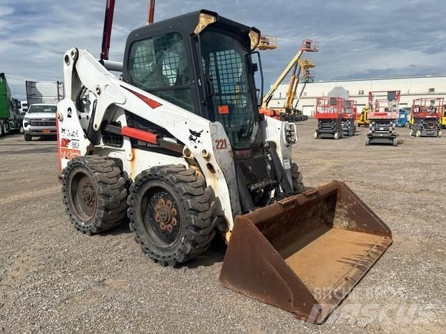 Bobcat S650 لوادر انزلاقية التوجيه