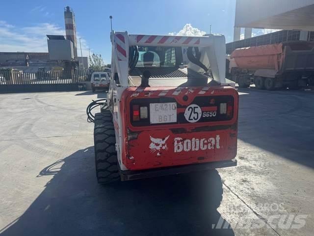 Bobcat S650 لوادر انزلاقية التوجيه