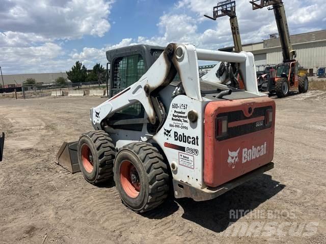 Bobcat S650 لوادر انزلاقية التوجيه