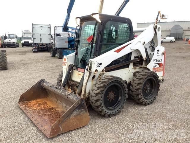 Bobcat S650 لوادر انزلاقية التوجيه