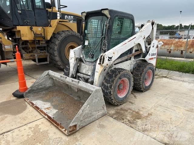Bobcat S650 لوادر انزلاقية التوجيه