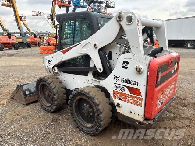 Bobcat S650 لوادر انزلاقية التوجيه