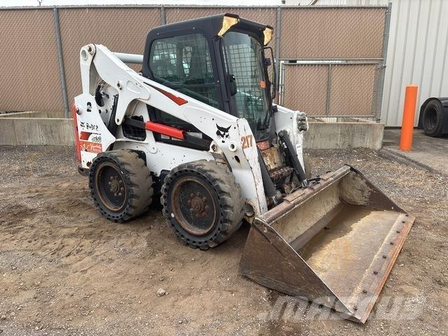 Bobcat S650 لوادر انزلاقية التوجيه