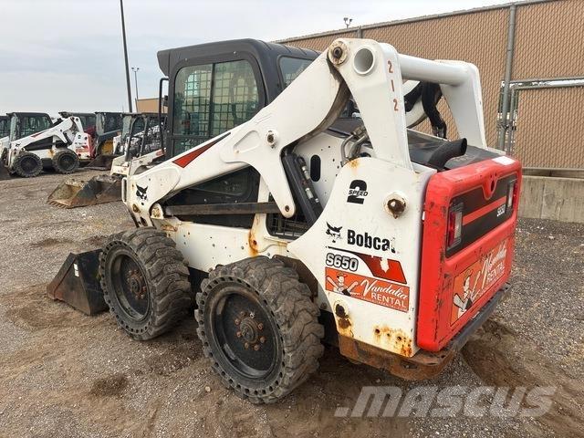 Bobcat S650 لوادر انزلاقية التوجيه