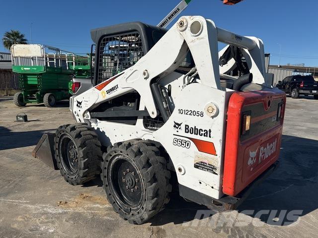 Bobcat S650 لوادر انزلاقية التوجيه