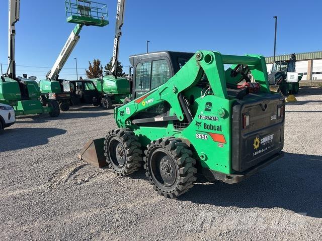 Bobcat S650 لوادر انزلاقية التوجيه