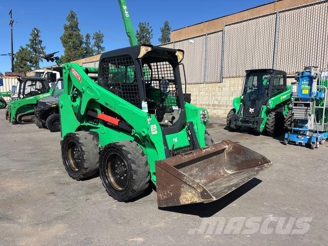 Bobcat S650 لوادر انزلاقية التوجيه