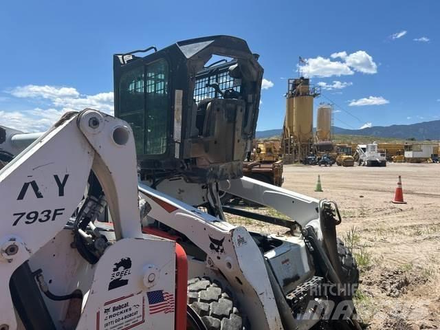 Bobcat S740 لوادر انزلاقية التوجيه