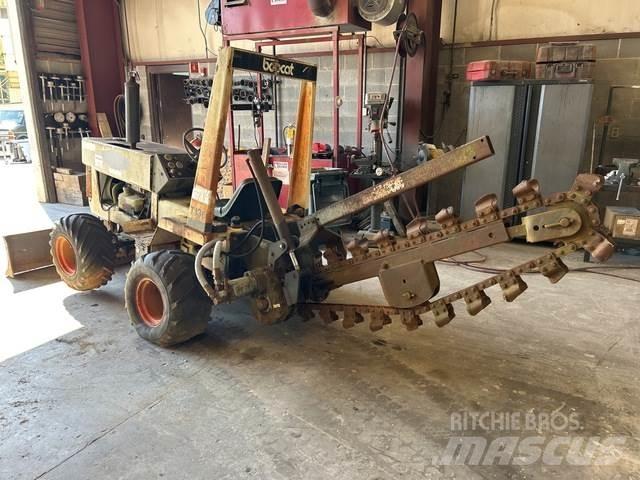 Bobcat T136 ماكينات حفر خنادق