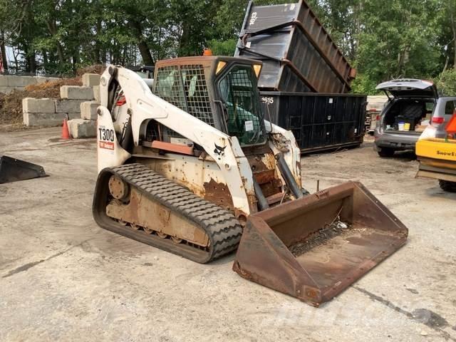 Bobcat T300 لوادر انزلاقية التوجيه