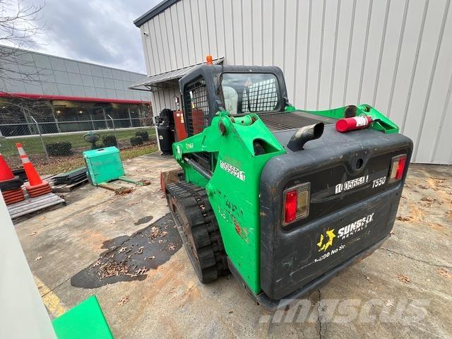 Bobcat T550 لوادر انزلاقية التوجيه