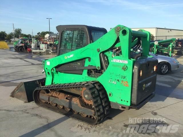 Bobcat T740 لوادر انزلاقية التوجيه