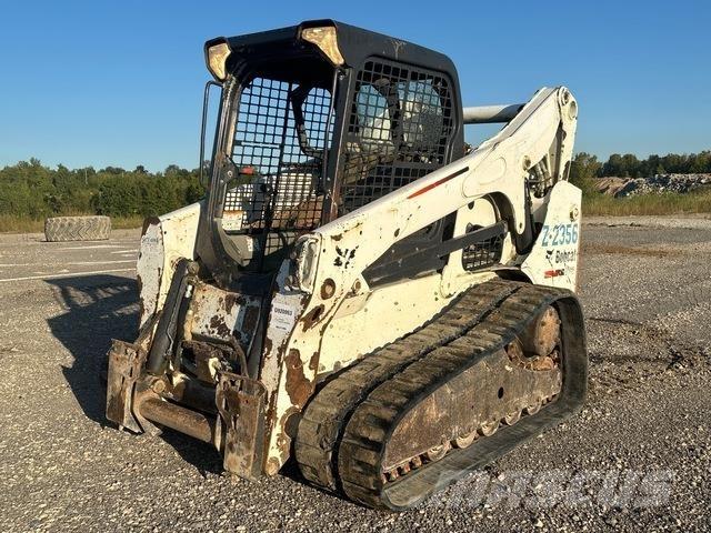 Bobcat T750 لوادر انزلاقية التوجيه