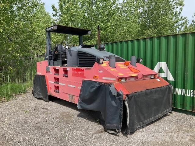 Bomag BW 24 R مداحل ذات إطارات هوائية