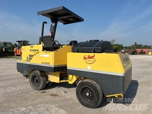 Bomag BW11RH مداحل ذات إطارات هوائية
