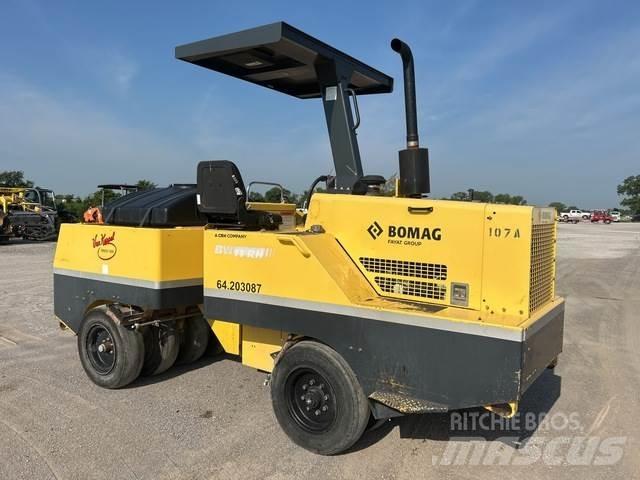 Bomag BW11RH مداحل ذات إطارات هوائية
