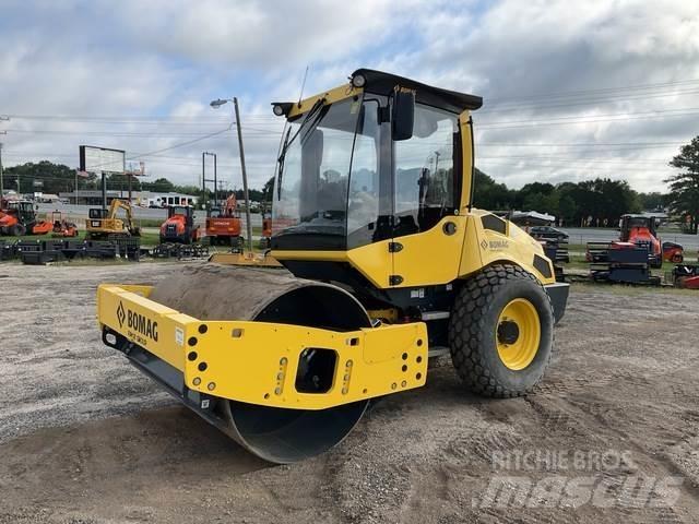 Bomag BW177D-5 مداحل أحادية الأسطوانة
