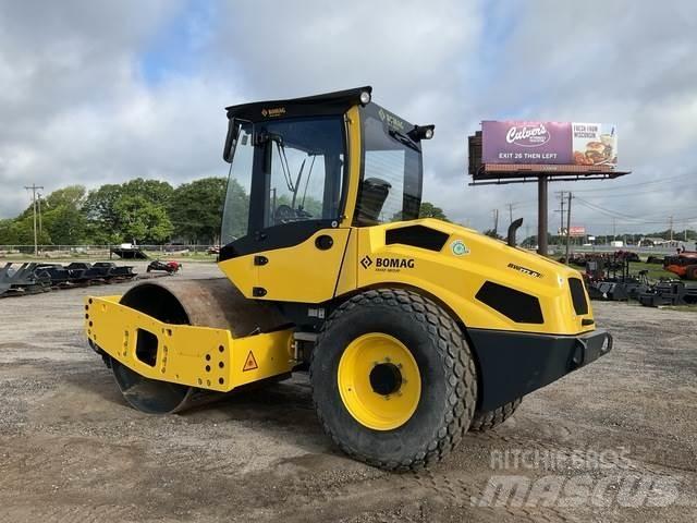 Bomag BW177D-5 مداحل أحادية الأسطوانة