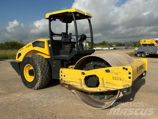 Bomag BW211D-5 مداحل أحادية الأسطوانة