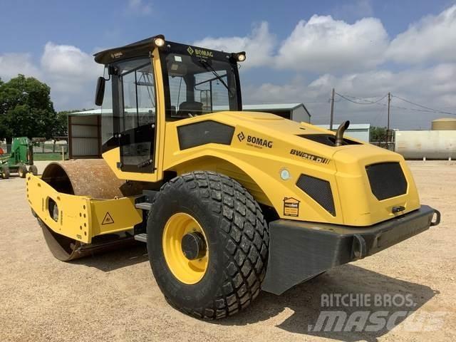 Bomag BW211D-5 مداحل أحادية الأسطوانة