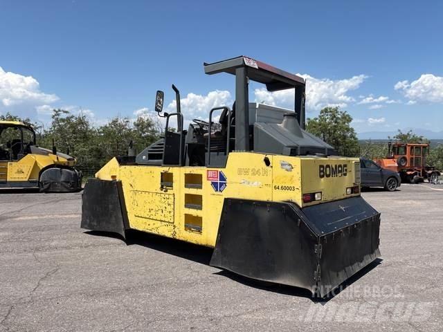Bomag BW24R مداحل ذات إطارات هوائية