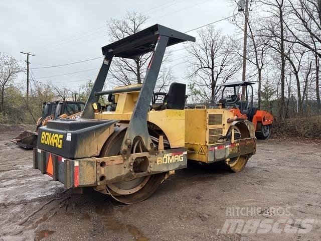 Bomag BW266 مداحل ثنائية الاسطوانة
