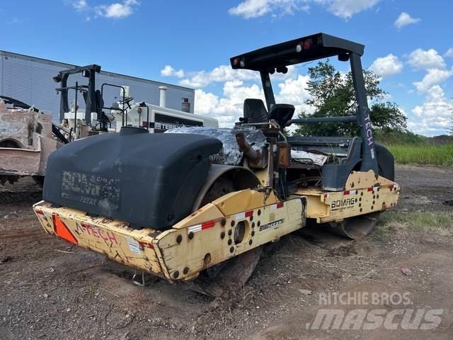 Bomag BW266AD مداحل ثنائية الاسطوانة